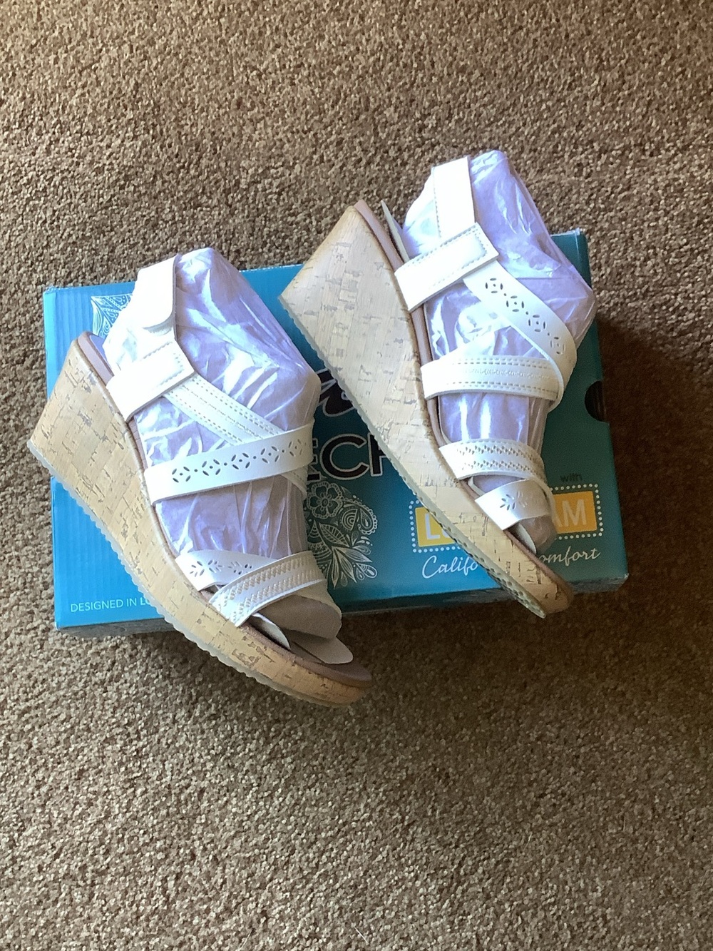 New in Box - Skechers Cali Beverlee Delicate Glow Wedge Sandal - White size 7 - Picture 4 of 6